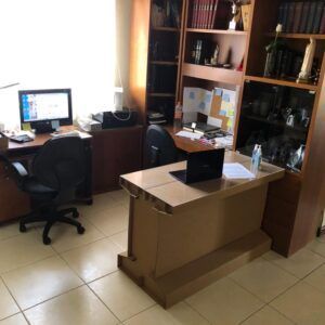 Escritorio de cartón para uso en casa o en oficina